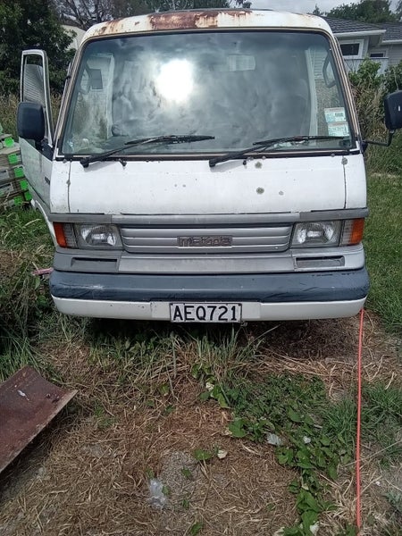 1995 Mazda E2000 LWB648723483027211115
