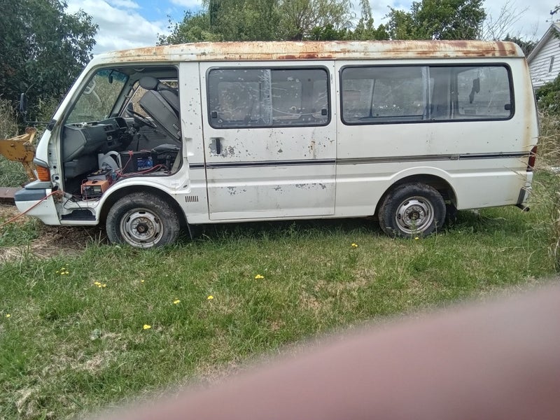 1995 Mazda E2000 LWB648723483027211116