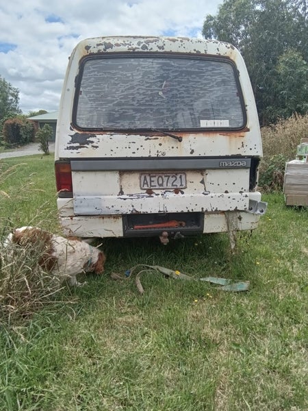 1995 Mazda E2000 LWB648723483027211117