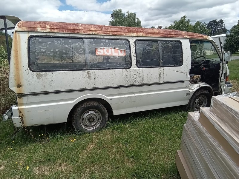 1995 Mazda E2000 LWB648723483027211118