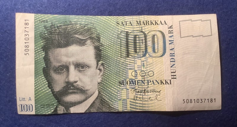 Finland 1986 One Hundred Mark banknote - Carousel 1