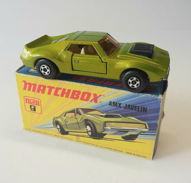 MATCHBOX Lesney No: 9 AMX Javelin with HTF WHITE interior - NMIB Carousel 2