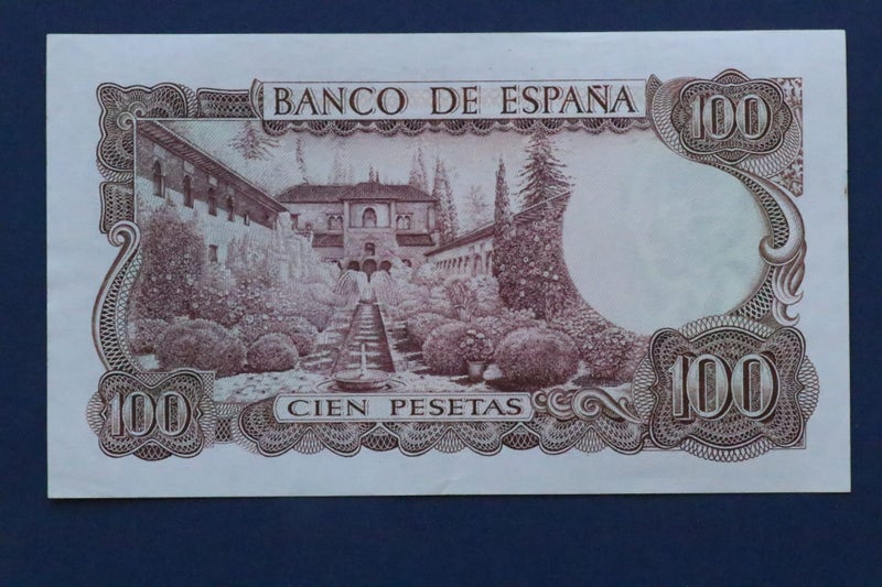 Bank of Spain: One hundred Pesetas paper banknote: Excellent condition (1970). Carousel 2