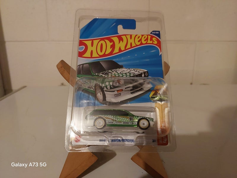 * $1 RES * HOT WHEELS B.M.W M3 WAGON/REMORGE 2025 SUPER TREASURE HUNT Carousel 1