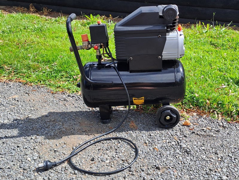 Ajax Maverick FL25 air compressor Carousel 1