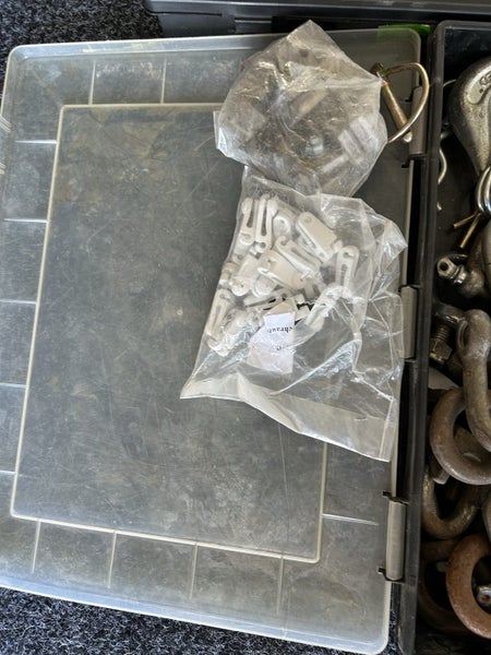 Sets of screws and push wire connectors for junction boxes Carousel 9