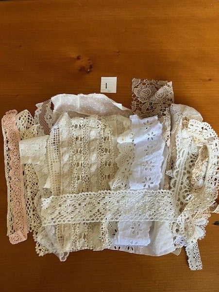 Vintage Lace pack Carousel 1