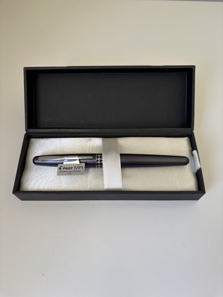 Pilot MR3 Fountain Pen Medium Tip - Grey Barrel Carousel 1