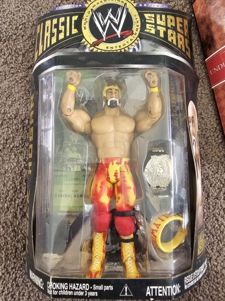 comic book plus Hogan action figure from 90 Carousel 1