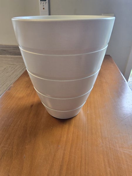 Keith Murray for Wedgwood Moonstone Vase, c.1930s