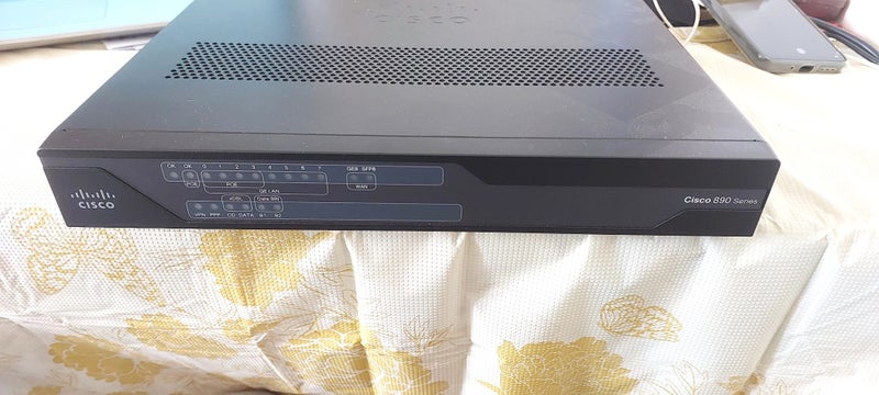 Cisco Router 897VA GE 1 WAN/SFP 8 Gigabit Ethernet LAN ports 4 PoE Carousel 1