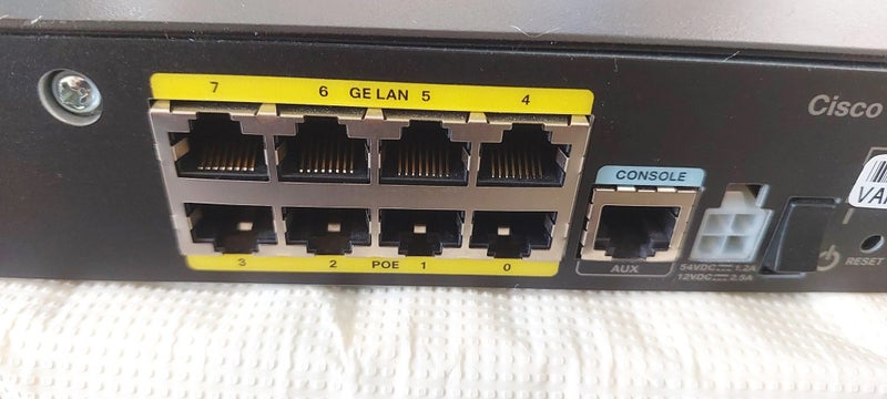 Cisco Router 897VA GE 1 WAN/SFP 8 Gigabit Ethernet LAN ports 4 PoE Carousel 2
