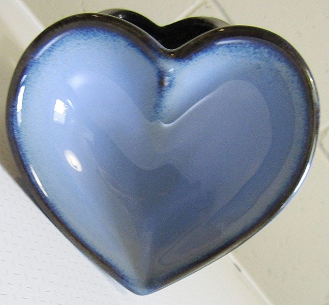 Heart shaped oil burner. black and blue Carousel 3