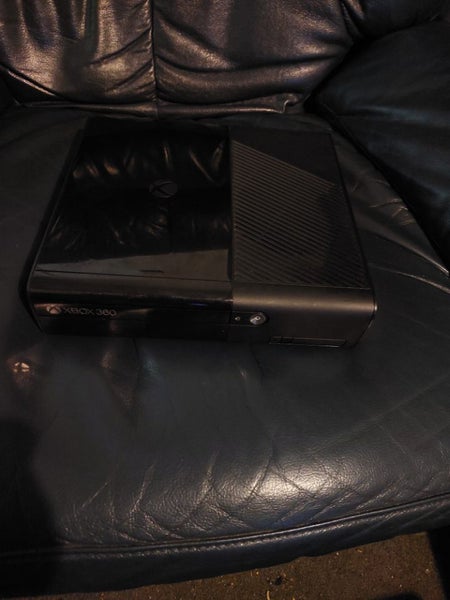 Xbox 360 E Console. No Power Doesn't Go So For Parts Or Repair Carousel 1