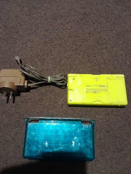 Nintendo ds lite lime green Carousel 1