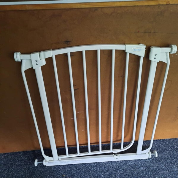Childs Safety Gate Carousel 1