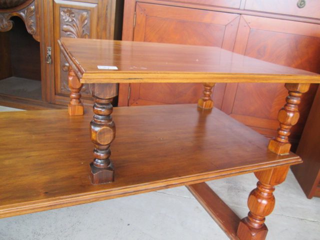 2321 COFFEE TABLE Carousel 6