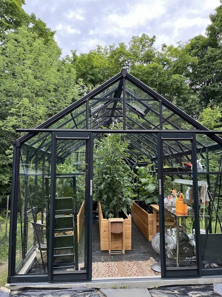 Fairway Obsidian Haven Glasshouse 10x14ft Carousel 20