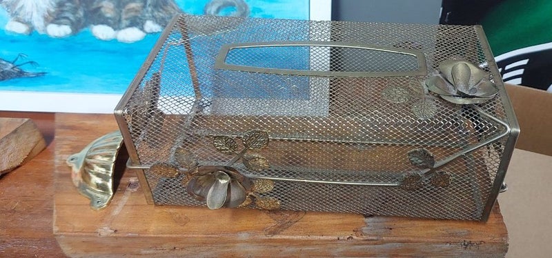 Vintage Tissue Container Carousel 1