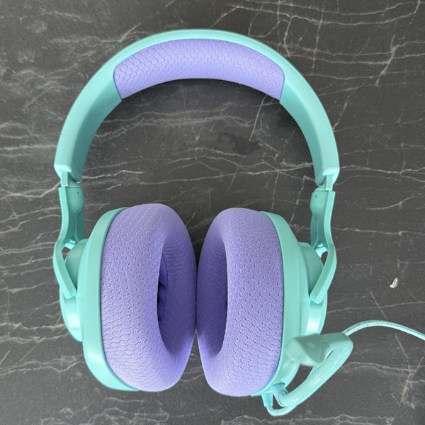 JBL Quantum 100M2 gaming headphone Carousel 1