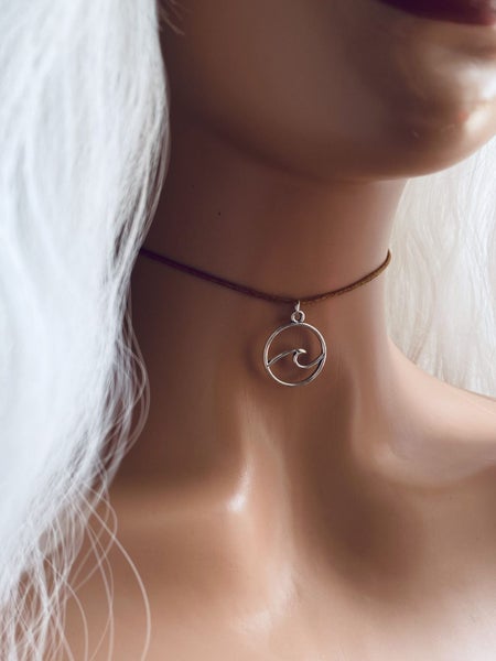 Beach Bum Wave Pendant Choker Necklace Carousel 4
