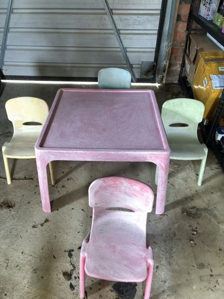 Kids Table & 4 Chairs Plastic Set Carousel 2