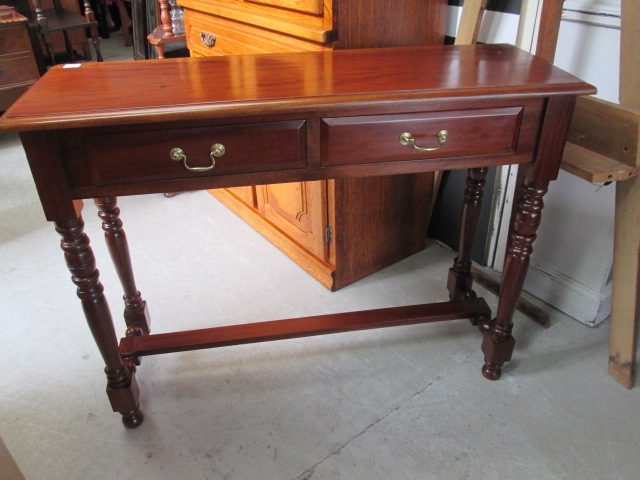 2332 LOVELY HALL TABLE Carousel 2