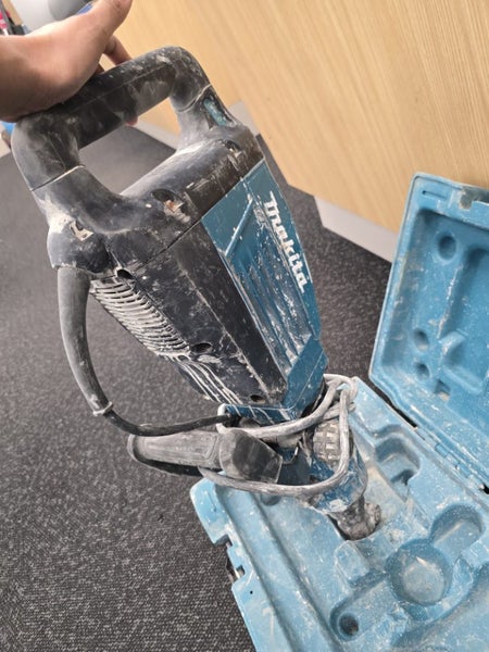 Makita Electric Jack Hammer HM1307C Carousel 5