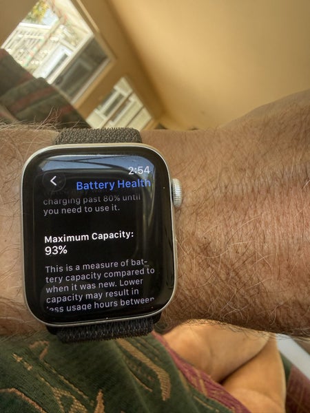 Apple SE 2nd Gen GPS/Cell 6 mnth old Carousel 1