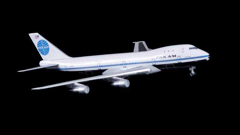 Dragon Wings Boeing 747-100 — Pan Am Livery (1:400) - Die Cast model aeroplane Carousel 1