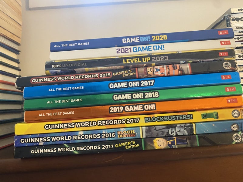** bulk buy x 10 GAME ON / GAMING RECORD books ** Carousel 1