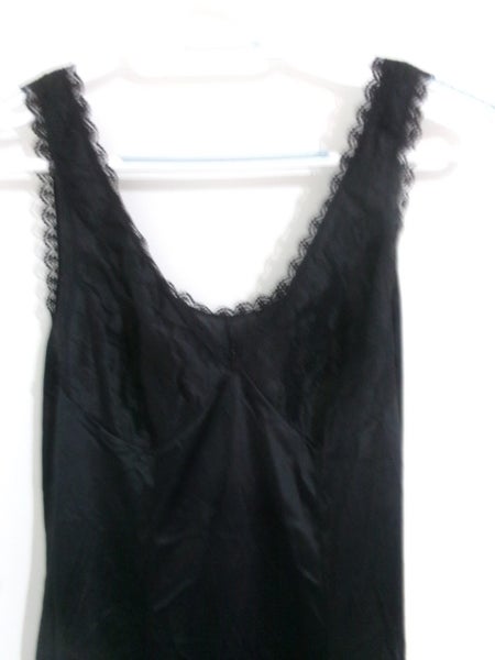 Gorgeous black full slip/ nightie with lace size 12. Carousel 2
