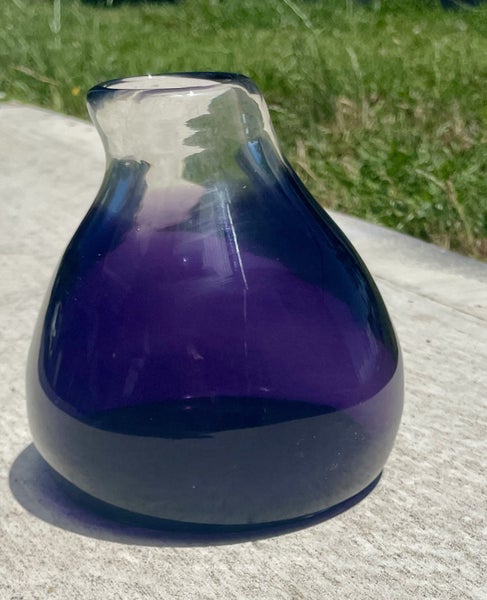 Heavy Hand-Blown Purple Art Glass Vase – Studio Glass (1kg) Carousel 1