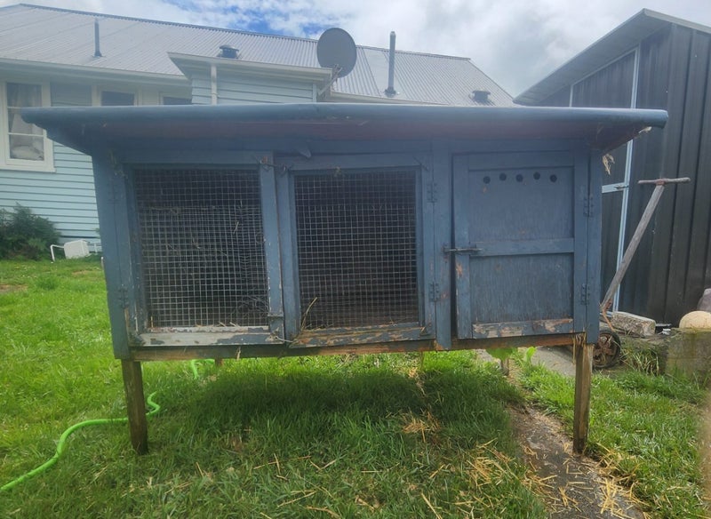 Rabbit hutch Carousel 1