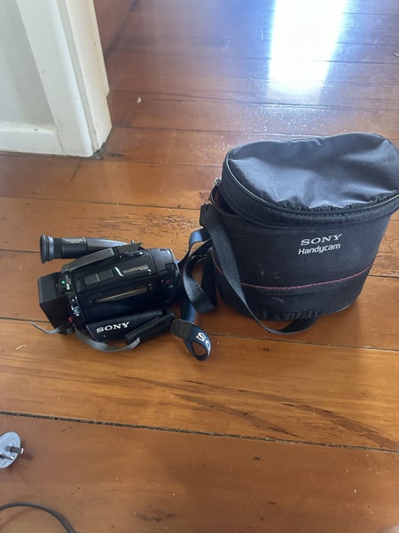 CCD-TR323E Sony video camera Carousel 1