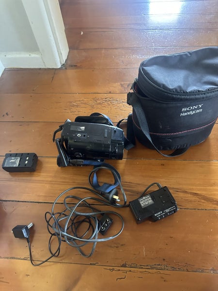 CCD-TR323E Sony video camera Carousel 4