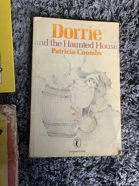 + BULK LOT OF CHILDREN'S BOOKS 16 + Carousel 6