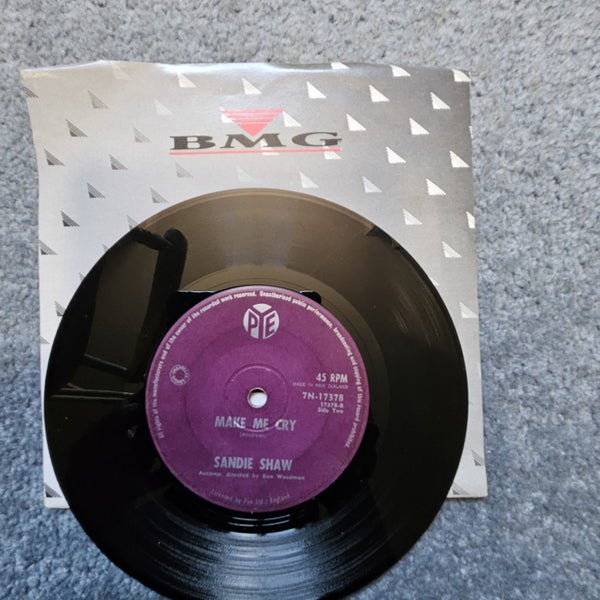 4 VINYL MUSICAL DICS:: SANDIE SHAW, THE BEACH BOYS + CYNDI LAUPER-- Carousel 9