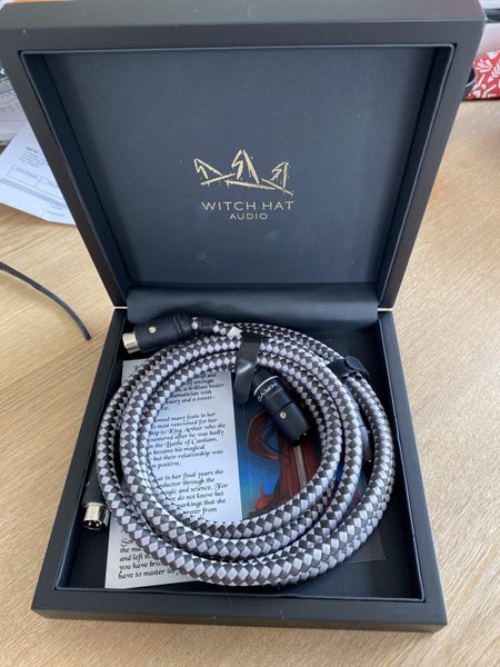 Naim 300 Amplifier and 300 DR power supply Carousel 4