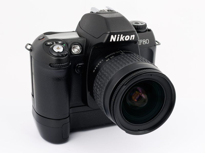 Nikon F80D body + 28-80mm lens & MB-16 battery grip - film tested (2264609) Carousel 1