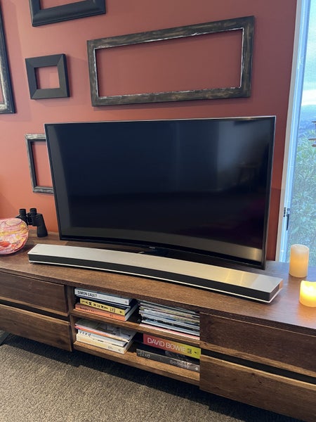 Samsung 50” Curved Smart TV – Excellent Condition Carousel 2