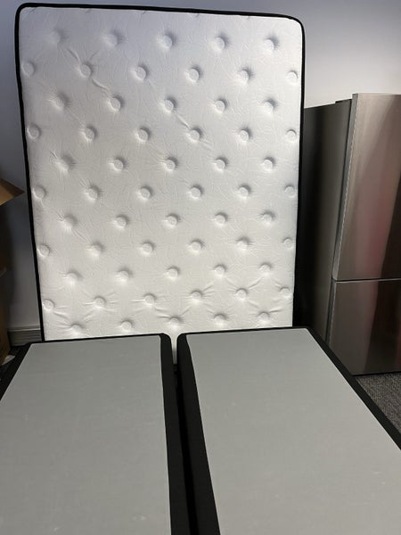 Sleepcenter Queen Mattress and Base Carousel 10