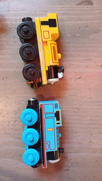 'Thomas the Tank Engine' wooden trains and tracks Carousel 2