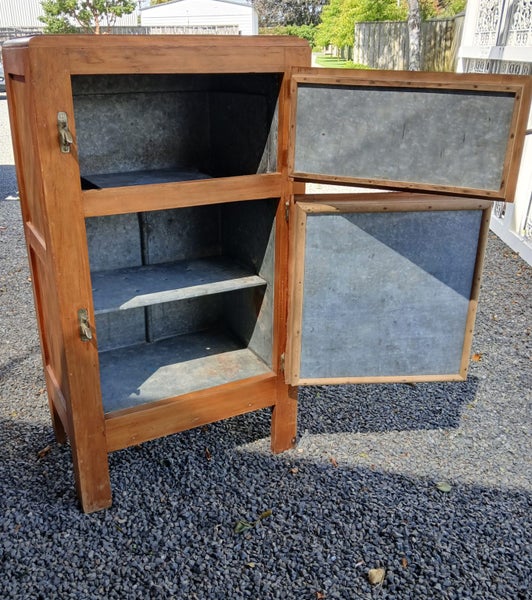 VINTAGE KAURI ICEBOX / REFRIDGERATOR (Circa late 1800's) Carousel 2