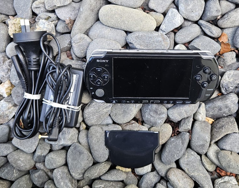 Black Sony PSP 3002 Console Carousel 1