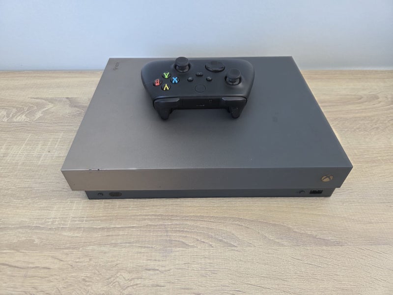 Xbox One X Console + Controller Carousel 1