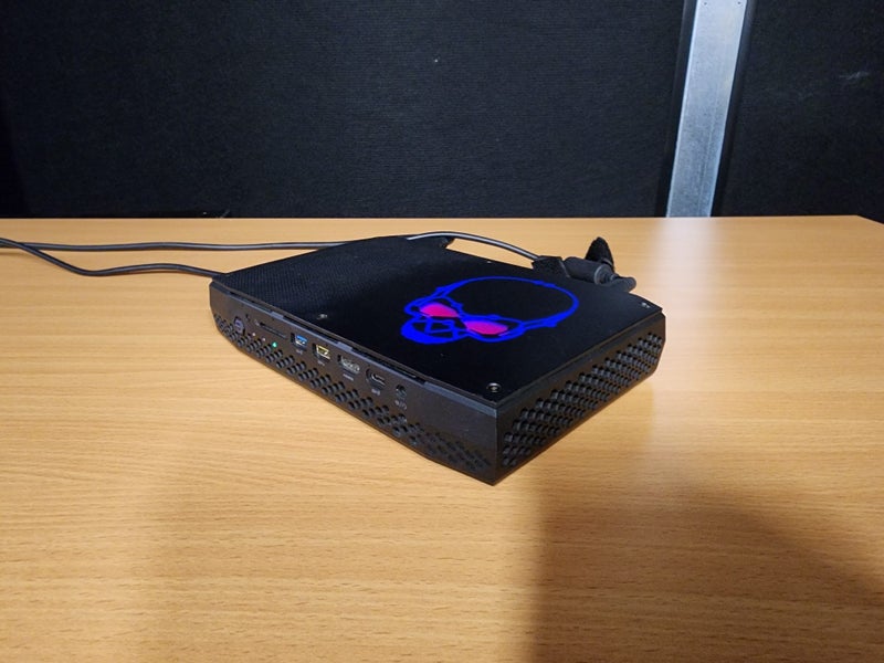 Intel NUC Desktop / Gaming PC, Intel i7 8809G, 32GB RAM DDR4, RX VEGA M GH 4GB Carousel 1