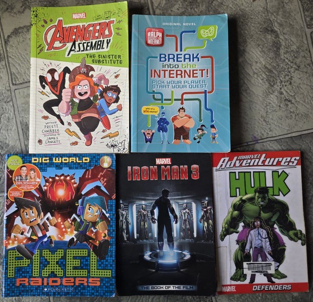 6 x Super Hero Chapter Books Carousel 1