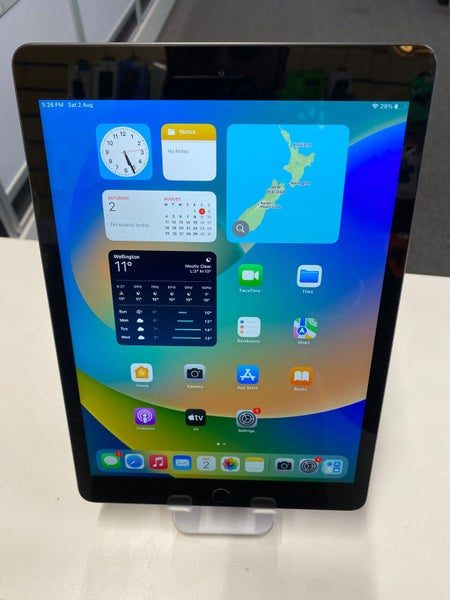 Apple iPad (9th Gen) 256GB Wi-Fi + Cellular – Space Grey Carousel 1