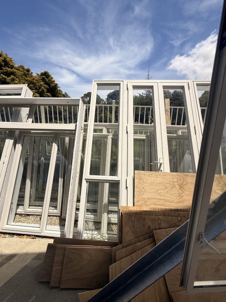 Single glazed windows Carousel 1